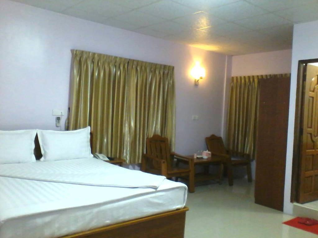 Aung Tha Pyay Hotel 3 Yangon Zimmer foto